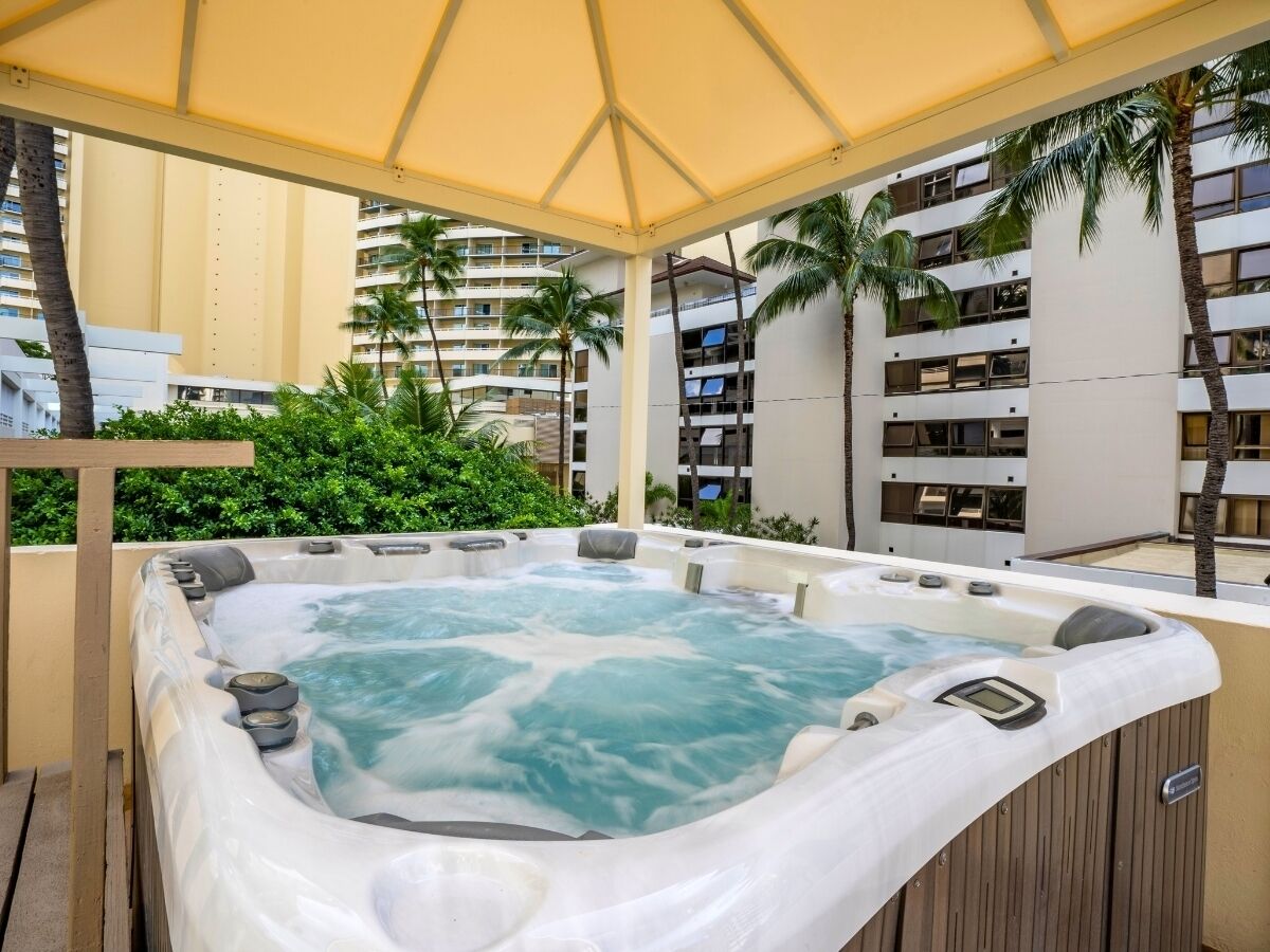 مغطس سبا خارجي