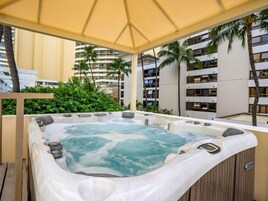 Kültéri pezsgőfürdő