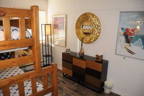 デラックス コンドミニアム 3 ベッドルーム (3 Bathroom) | 3 室のベッドルーム、アイロン / アイロン台、WiFi (無料)