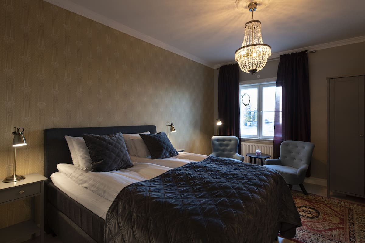 superior double room | 1 bedroom, individually decorated, individually furnished