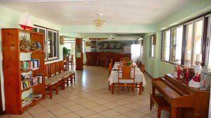 Daily cooked-to-order breakfast (USD 12 per person)
