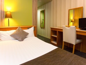 Desk, iron/ironing board, free WiFi, bed sheets