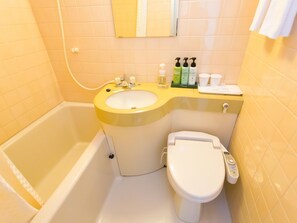 シングル ルーム（禁煙・2名利用可） | バスルーム | シャワー、バスアメニティ (無料)、ヘアドライヤー、スリッパ