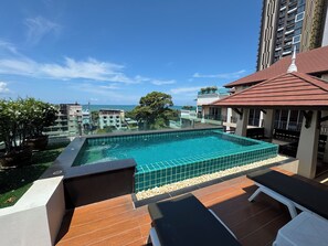 豪華頂樓客房 (3 Bedroom Penthouse with Private Pool) | 露台/庭院