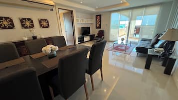 Penthouse Deluxe (3 Bedroom Penthouse with Private Pool) | Két bảo mật tại phòng, giường gấp/giường phụ (phụ phí)
