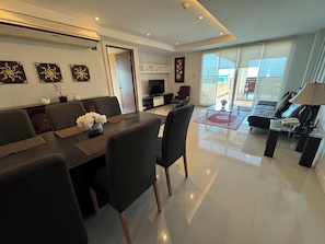 3 Bedroom Penthouse with Private Pool | In-room safe, rollaway beds, free WiFi, wheelchair access - Jomtien Beach Penthouses (Pattaya)