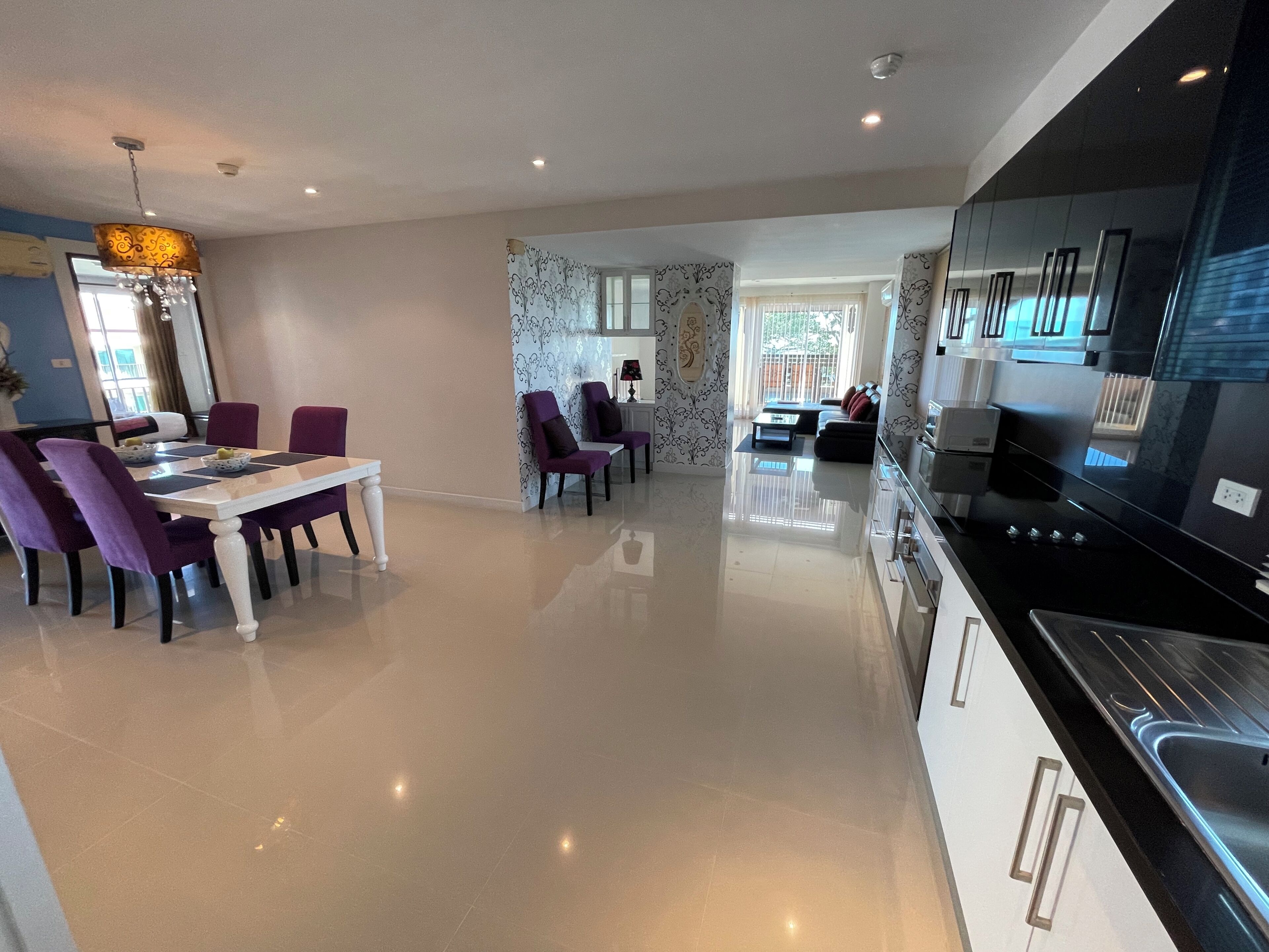 ดีลักซ์เพนท์เฮาส์ (3 Bedroom Penthouse with Private Pool) | บริเวณนั่งเล่น | ทีวีจอแอลซีดี