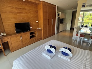 Studio Deluxe | Két bảo mật tại phòng, trang bị nội thất với thiết kế riêng biệt 