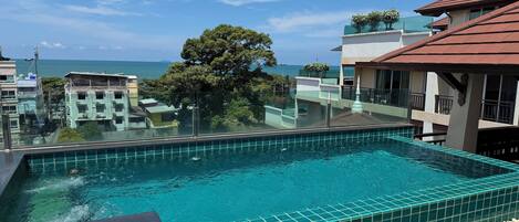 Deluxe-Penthouse (3 Bedroom Penthouse with Private Pool) | Terrasse/Patio