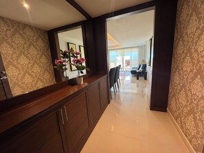 3 Bedroom Penthouse with Private Pool | In-room safe, individually decorated, individually furnished, free WiFi - Jomtien Beach Penthouses (Pattaya)