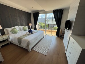 3 Bedroom Penthouse with Private Pool | In-room safe, rollaway beds, free WiFi, wheelchair access - Jomtien Beach Penthouses (Pattaya)