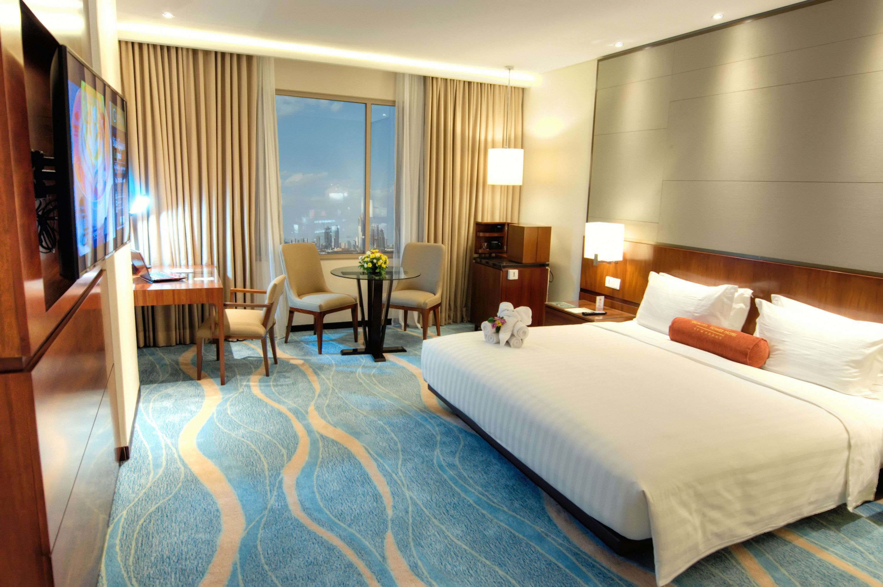 club room (tower) | premium bedding, in-room safe, desk, free wifi