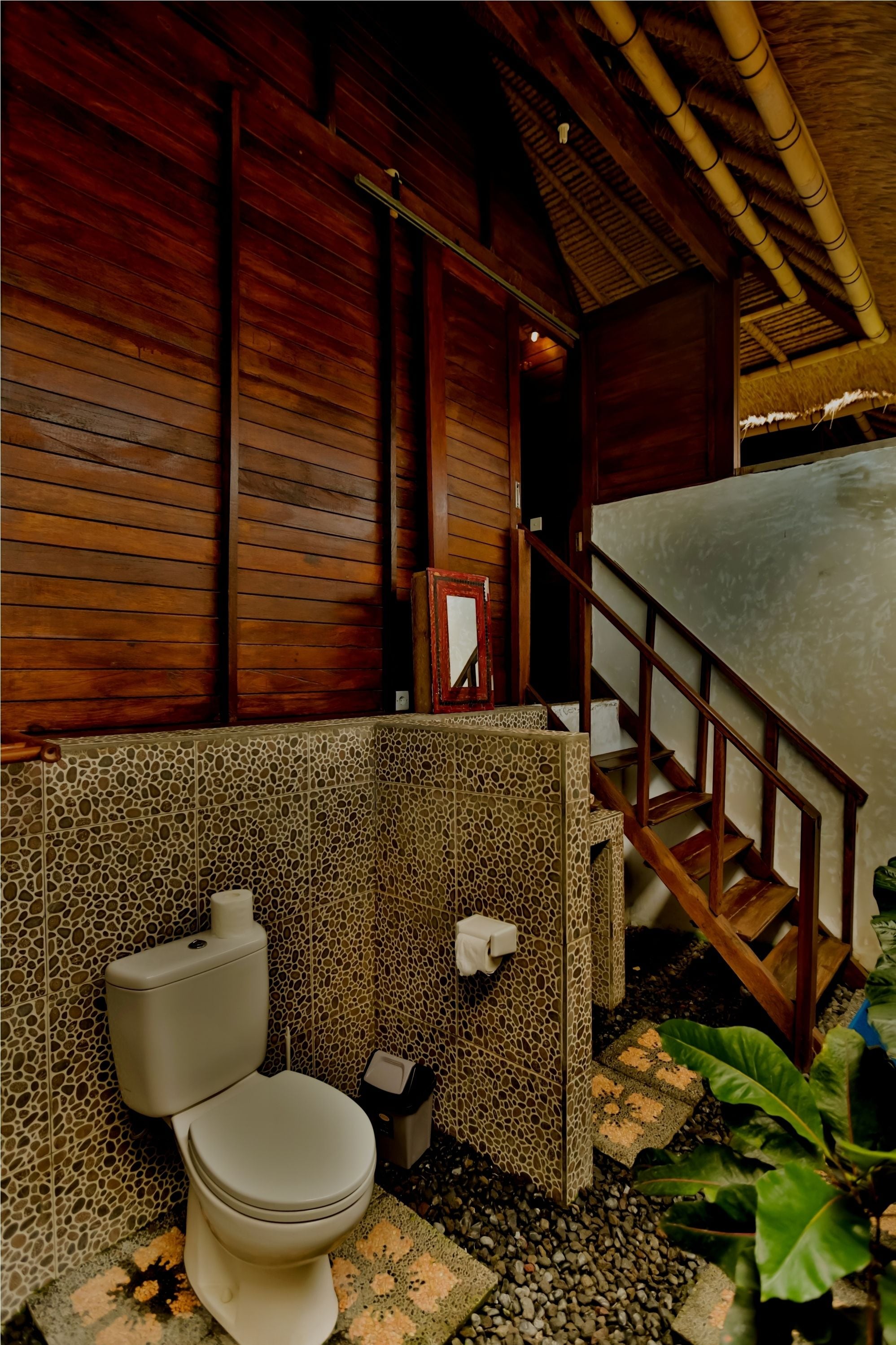 deluxe bungalow | bathroom | shower, free toiletries, towels