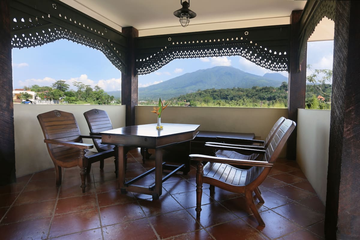 Deluxe Room | Terrace/patio