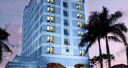Grand Candi Hotel