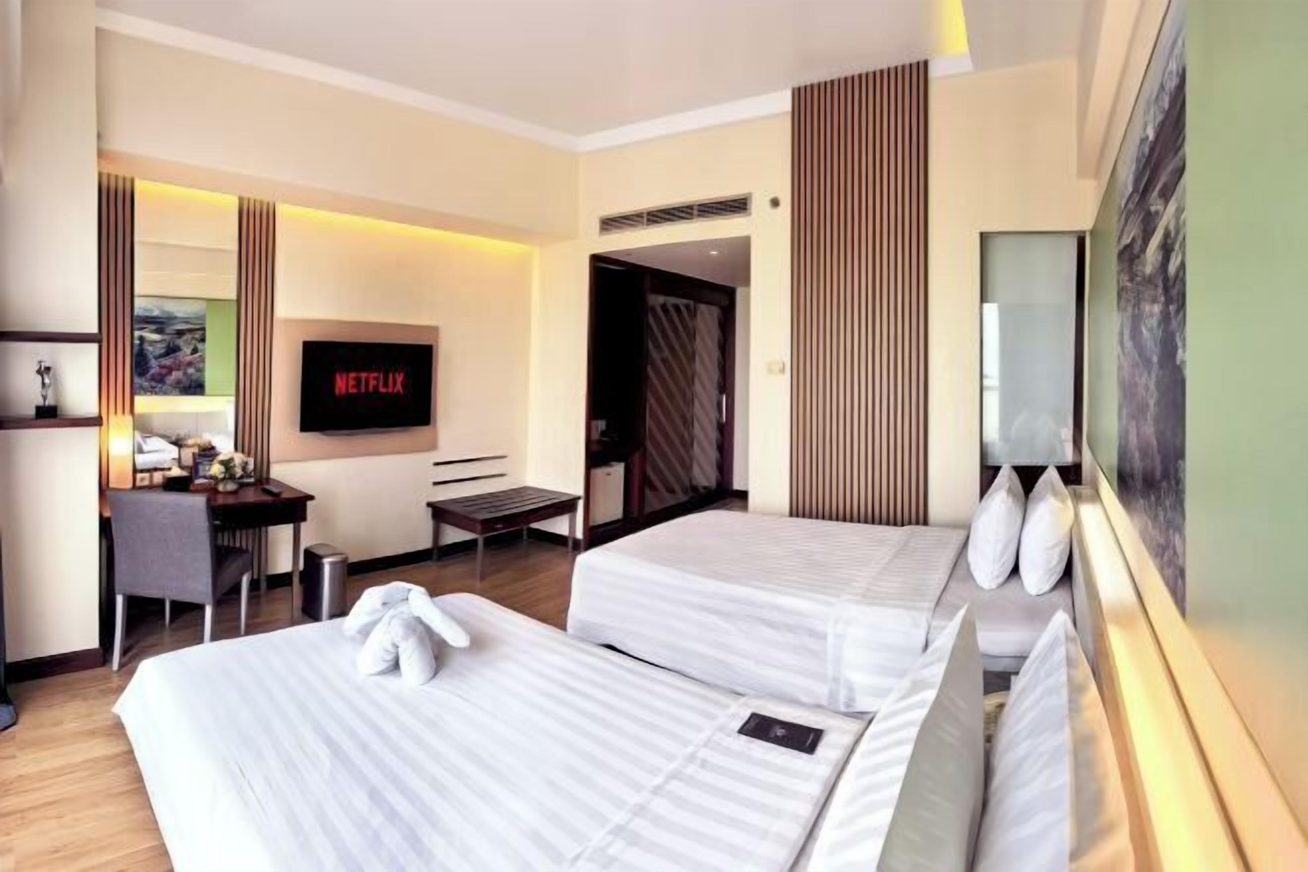Minibar, in-room safe, desk, soundproofing