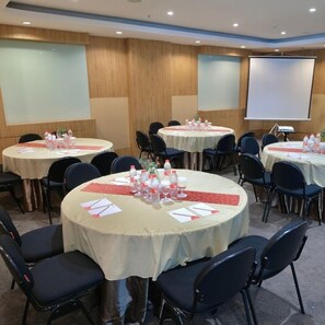 Meeting facility - @HOM Simpang Lima Semarang (Semarang)