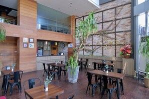 Restaurant - @HOM Simpang Lima Semarang (Semarang)