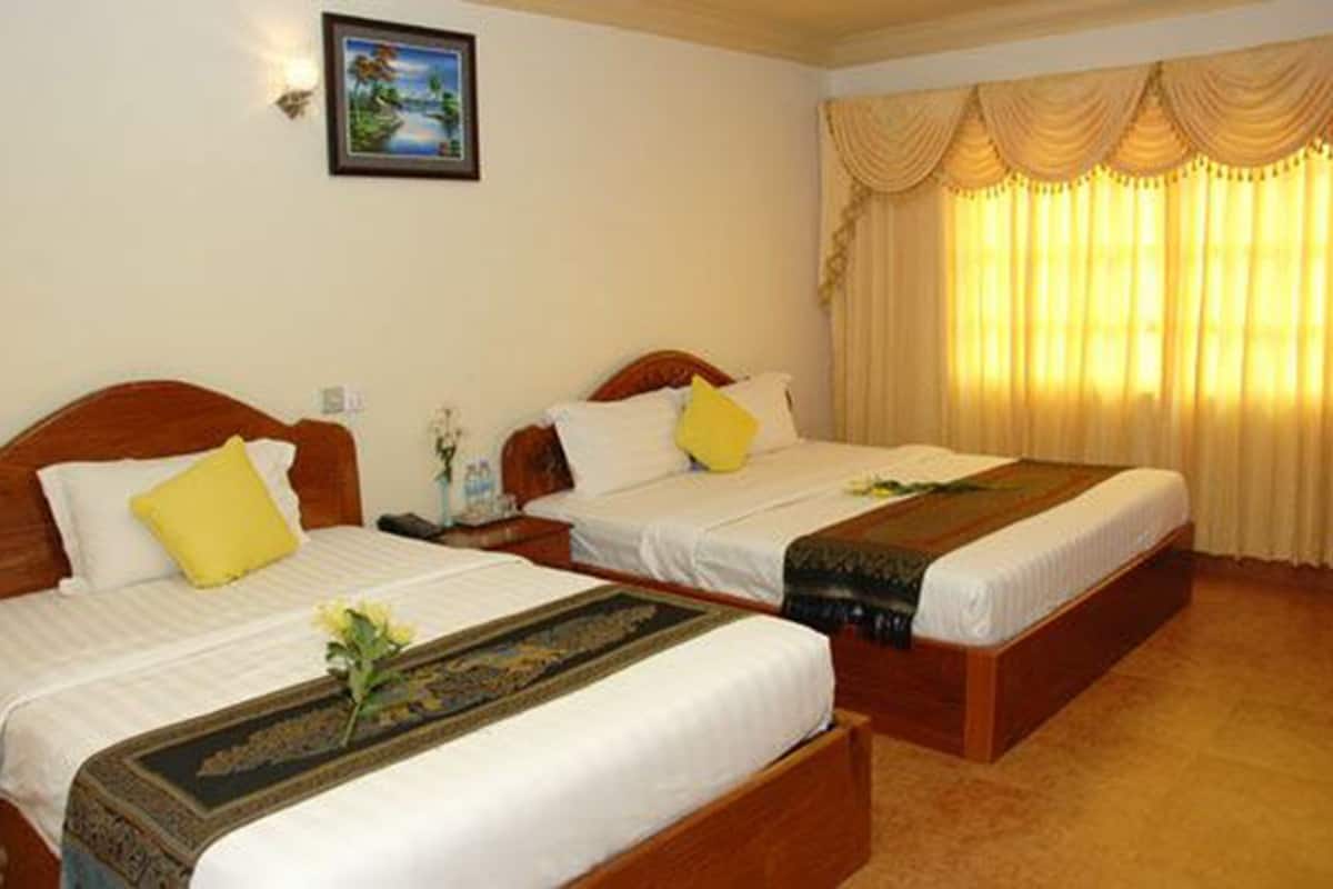 Minibar, desk, soundproofing, free WiFi