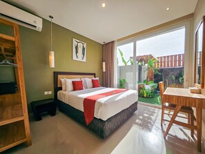 Villa | Premium bedding, minibar, in-room safe, desk - Svarna Suite Seminyak (Legian)