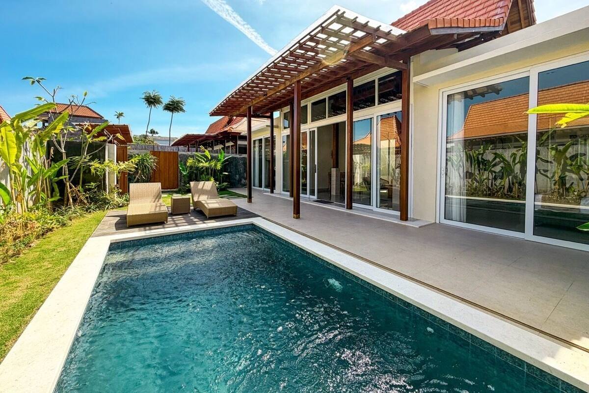 Villa, 2 Bedrooms, Pool View | Premium bedding, minibar, in-room safe, desk