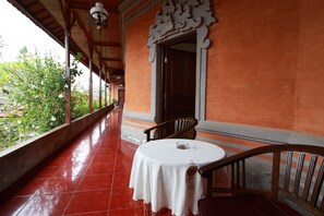 Rom – deluxe (Airconditioned) | Balkong