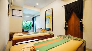 Couples treatment room(s), body treatments, aromatherapy