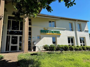 Front of property -  Brit Hotel Essentiel CHOLET (Cholet)