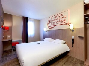 Standard Double Room | 1 bedroom, desk, soundproofing, free cribs/infant beds -  Brit Hotel Essentiel CHOLET (Cholet)