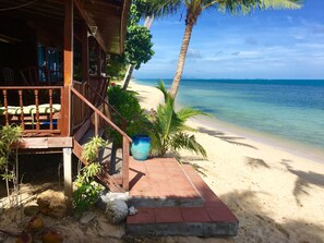 Beachfront Superior Family Bungalow | Praia | Na praia 