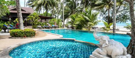 Outdoor pool, pool loungers