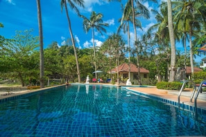 Outdoor pool, pool loungers