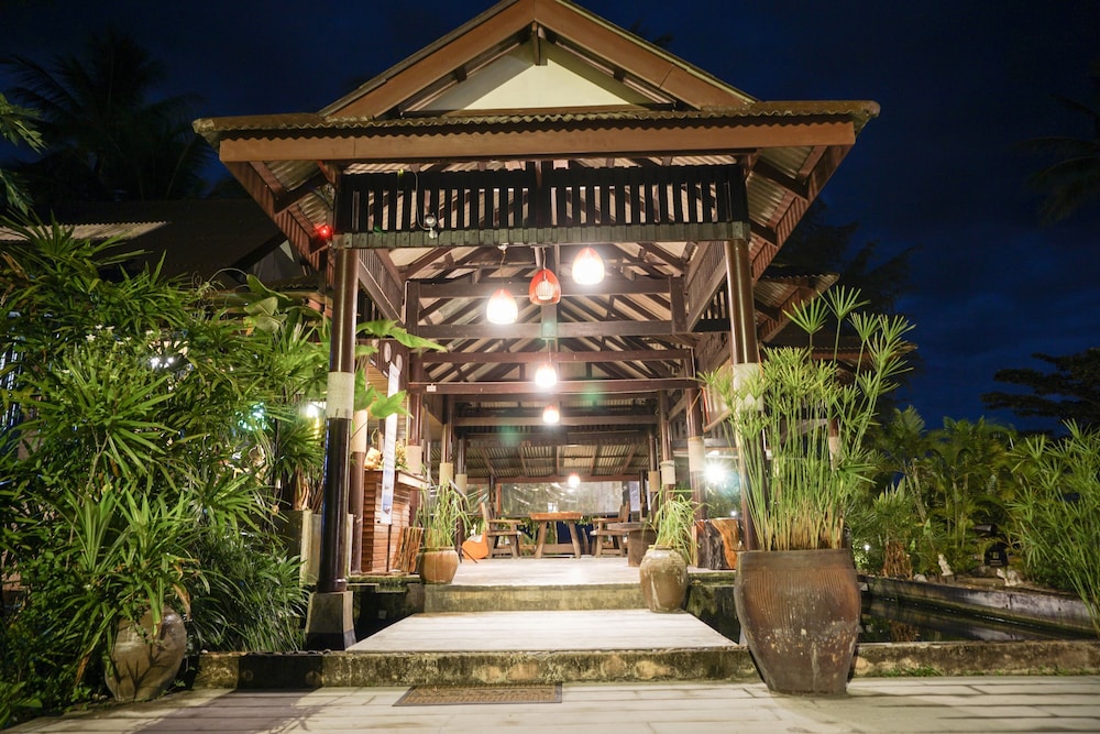 Am Samui Resort Taling Ngam