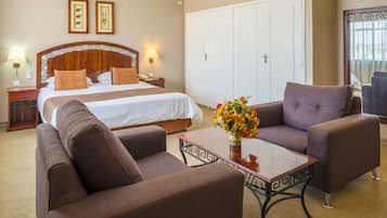 Deluxe Double Room | Minibar, in-room safe, desk, free WiFi