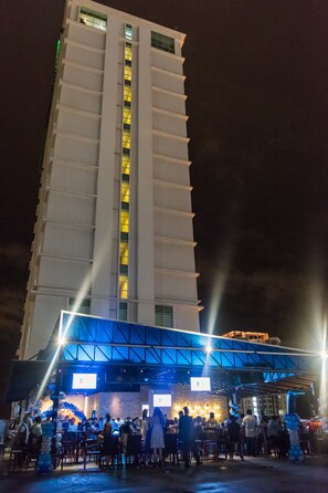 Bar (en la propiedad)
