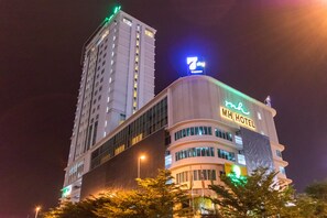 Front of property – evening/night - MH Hotel Ipoh (Ipoh)