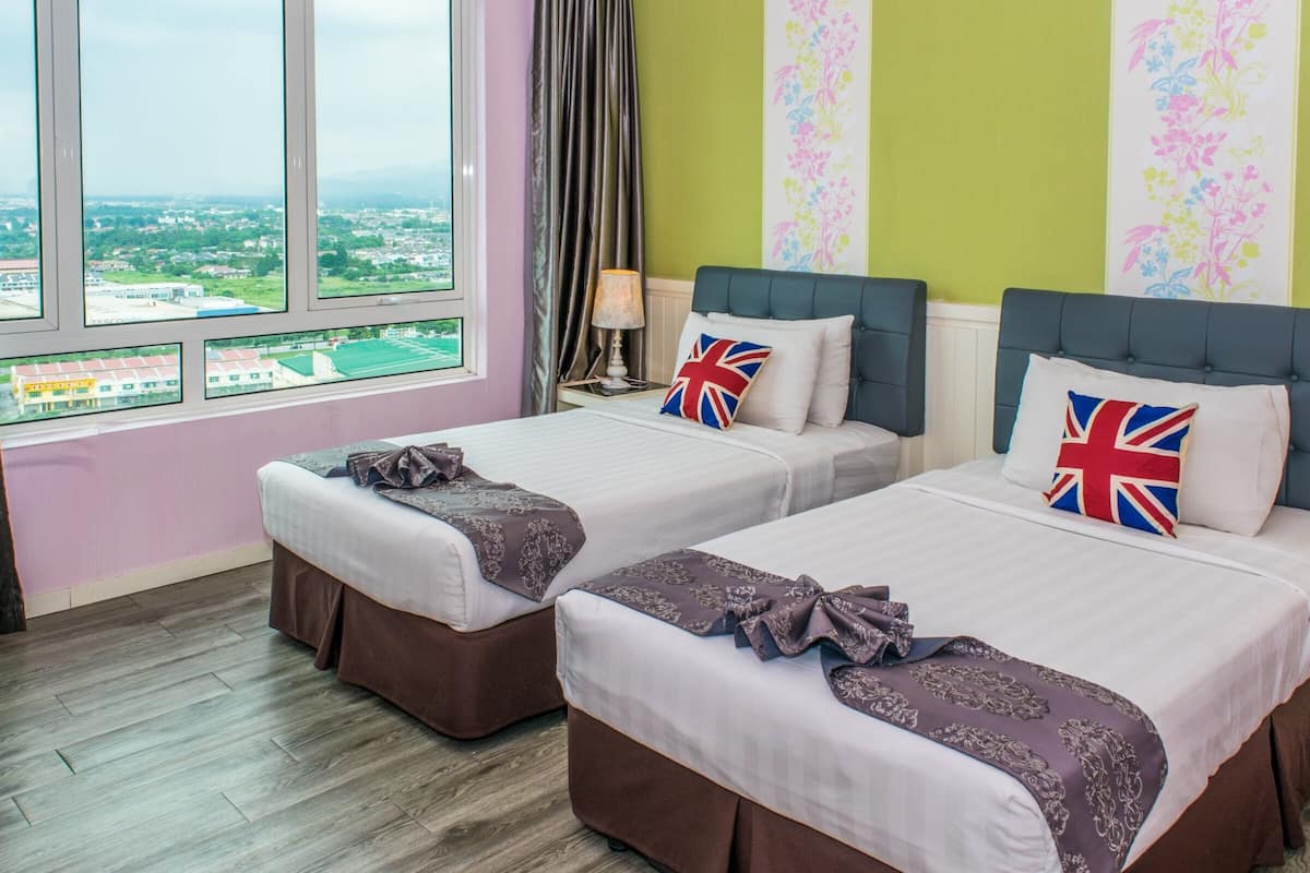 Ladies Theme - Deluxe King or Twin Room | In-room safe, desk, free WiFi