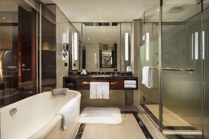 Badewanne und Dusche (separat), Komfortbadewanne