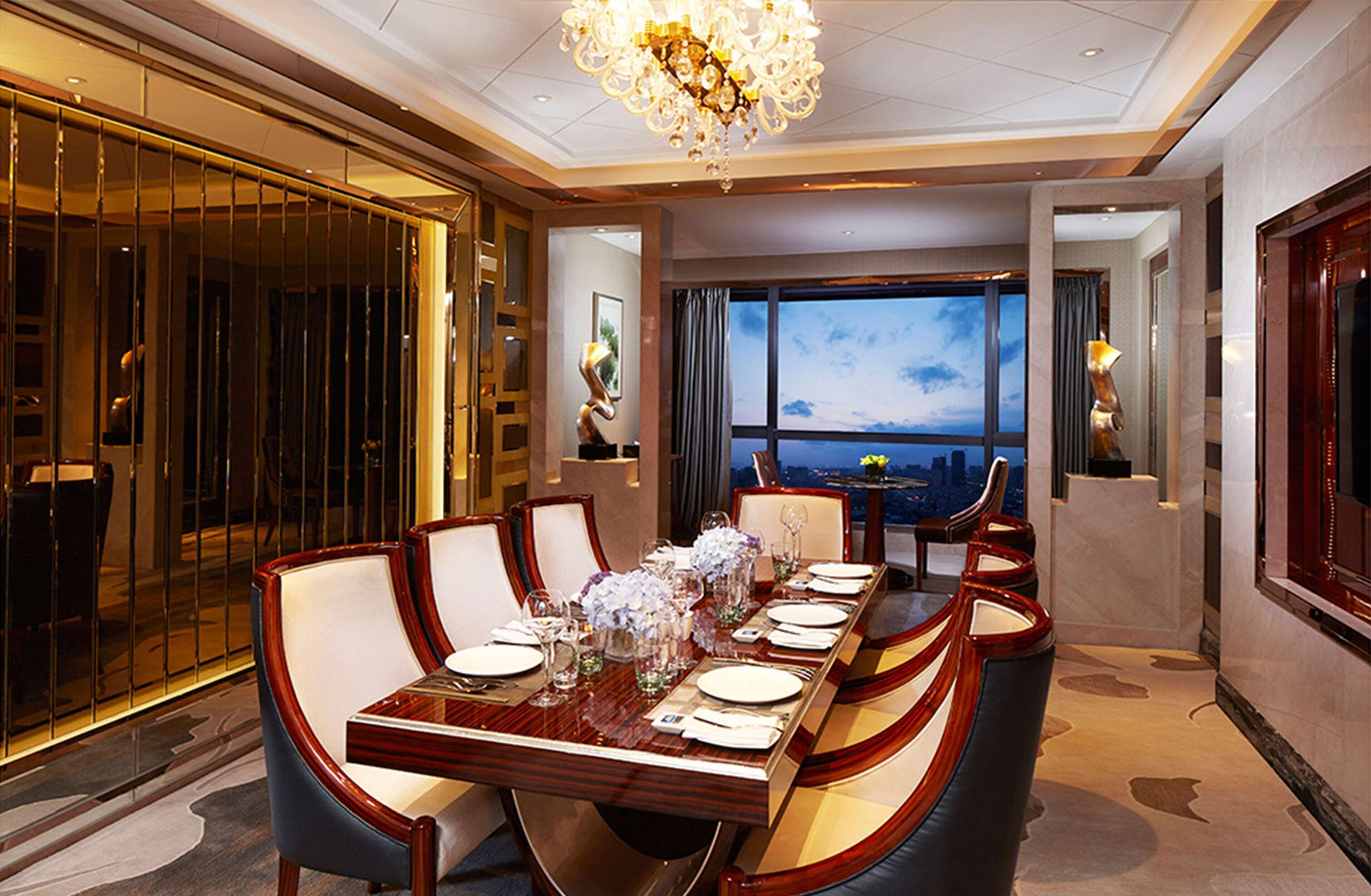 Presidential Suite | Living area | LCD TV