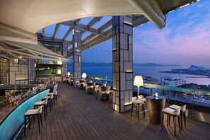 3 restaurants; ze serveren er ontbijt, lunch en diner 