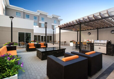Homewood Suites by Hilton Winnipeg Airport Polo Park, MB - Image 1