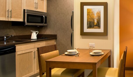 Homewood Suites by Hilton Winnipeg Airport Polo Park, MB - Image 9