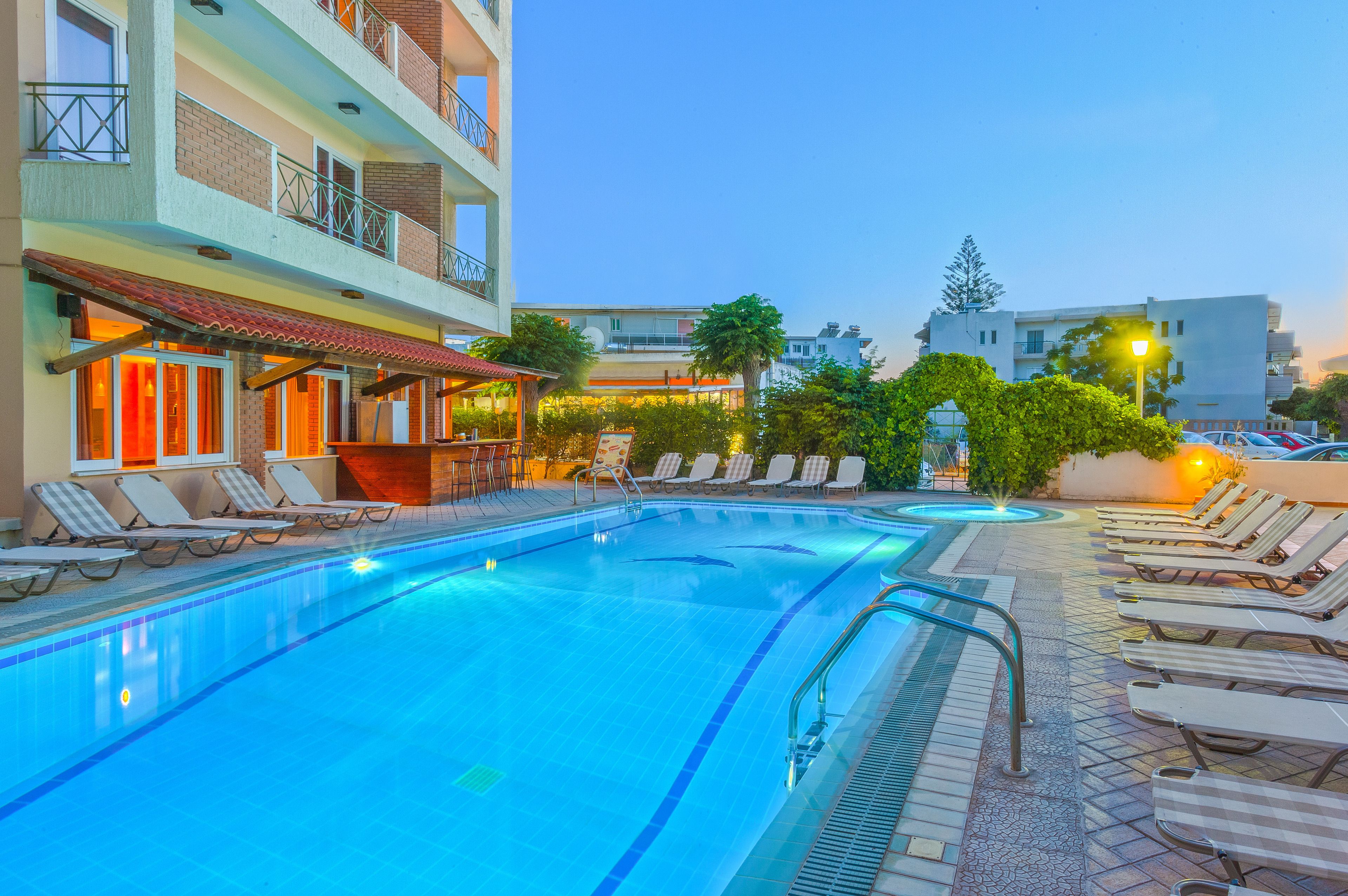 屋外プール、サンラウンジャー