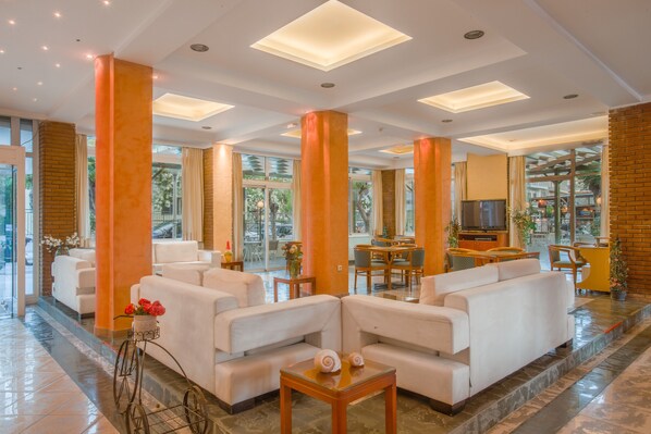 Lobby sitting area - Pavlos Hotel (Kos)