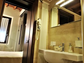 Double Room, 1 Double Bed | Bathroom - Delizia Estense (Ferrara)