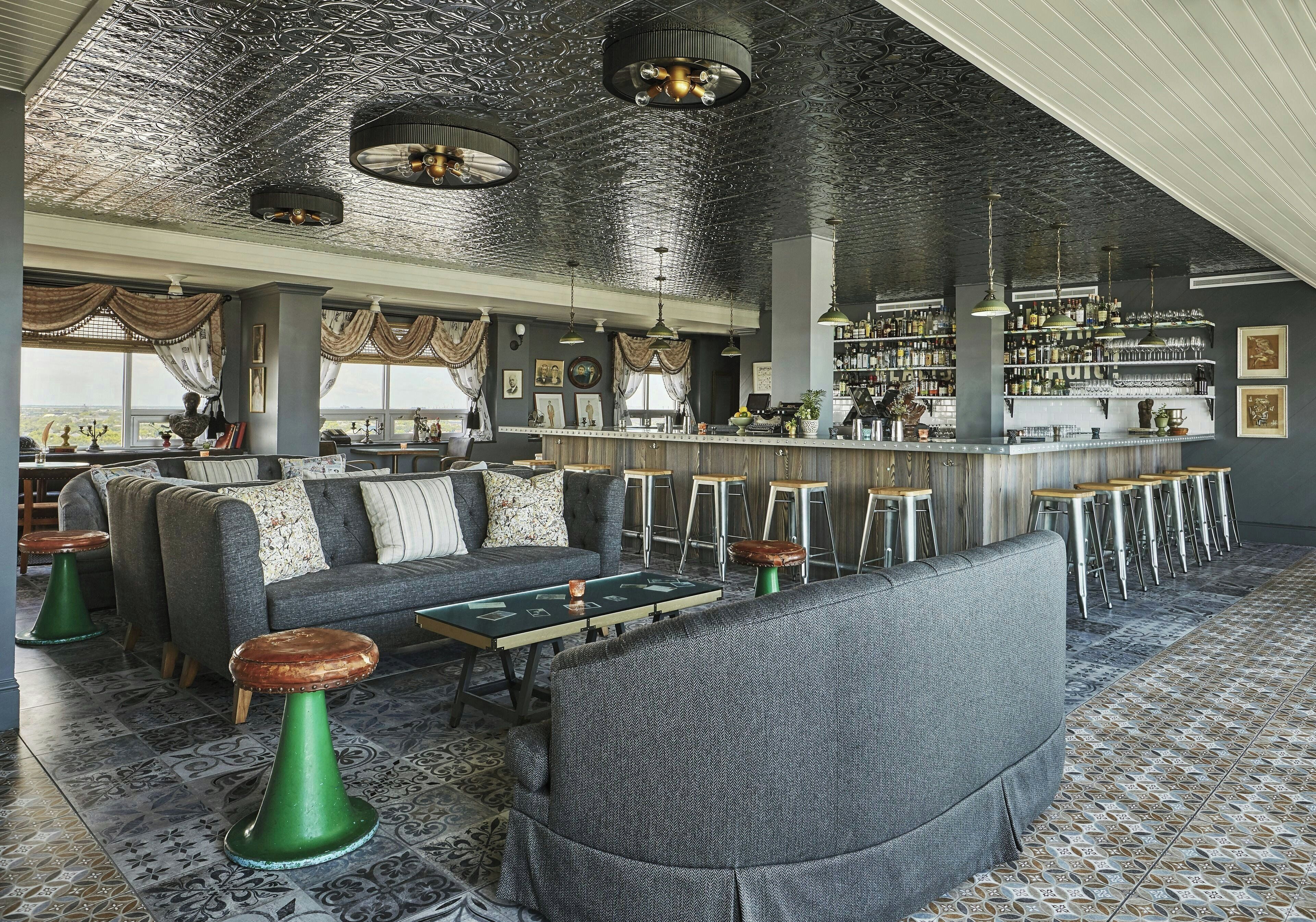 2 restauranter: frokost, lunsj, middag og brunsj serveres