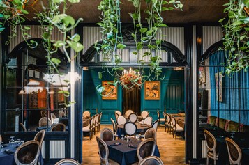 3 restaurants servant le petit déjeuner, spécialités Cuisine américaine