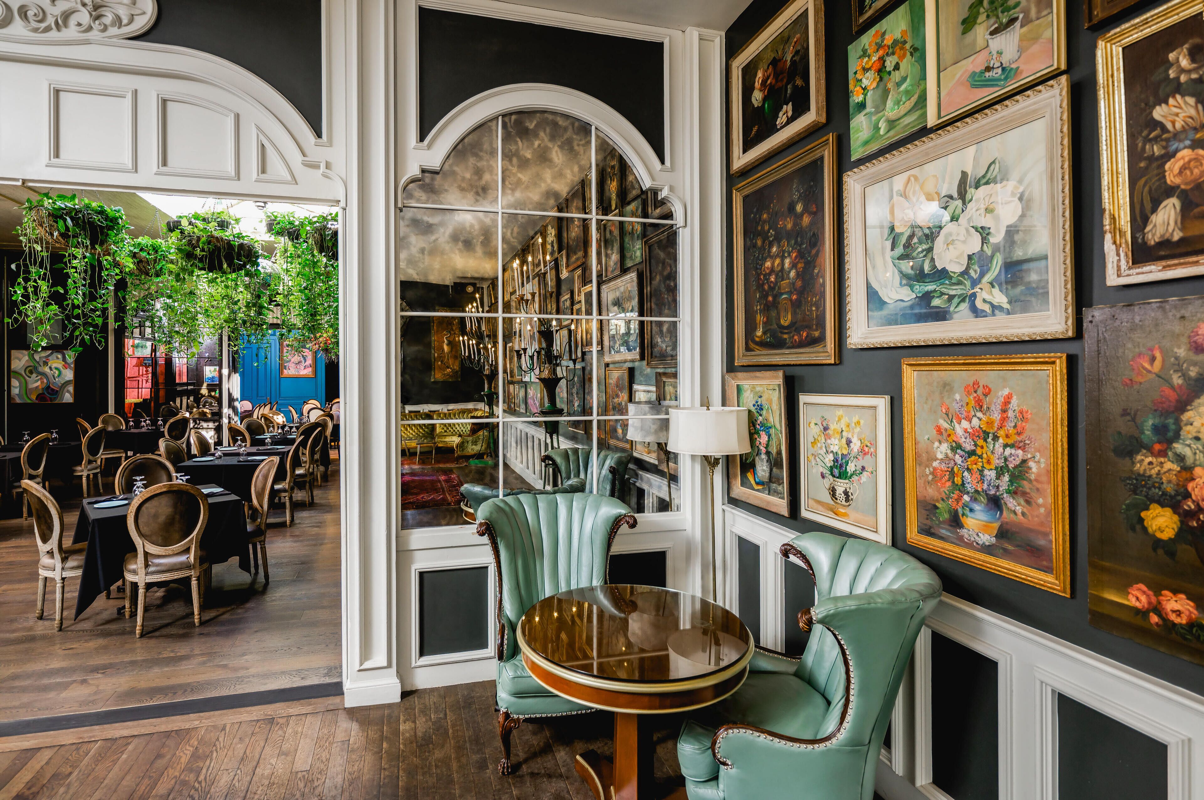 3 restaurants, breakfast, lunch, dinner served; american cuisine