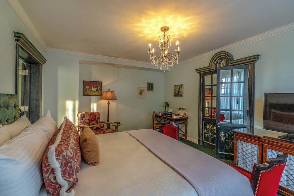 Superior Suite, 1 King Bed (Calliope King Suite) | Premium bedding, minibar, in-room safe, individually decorated