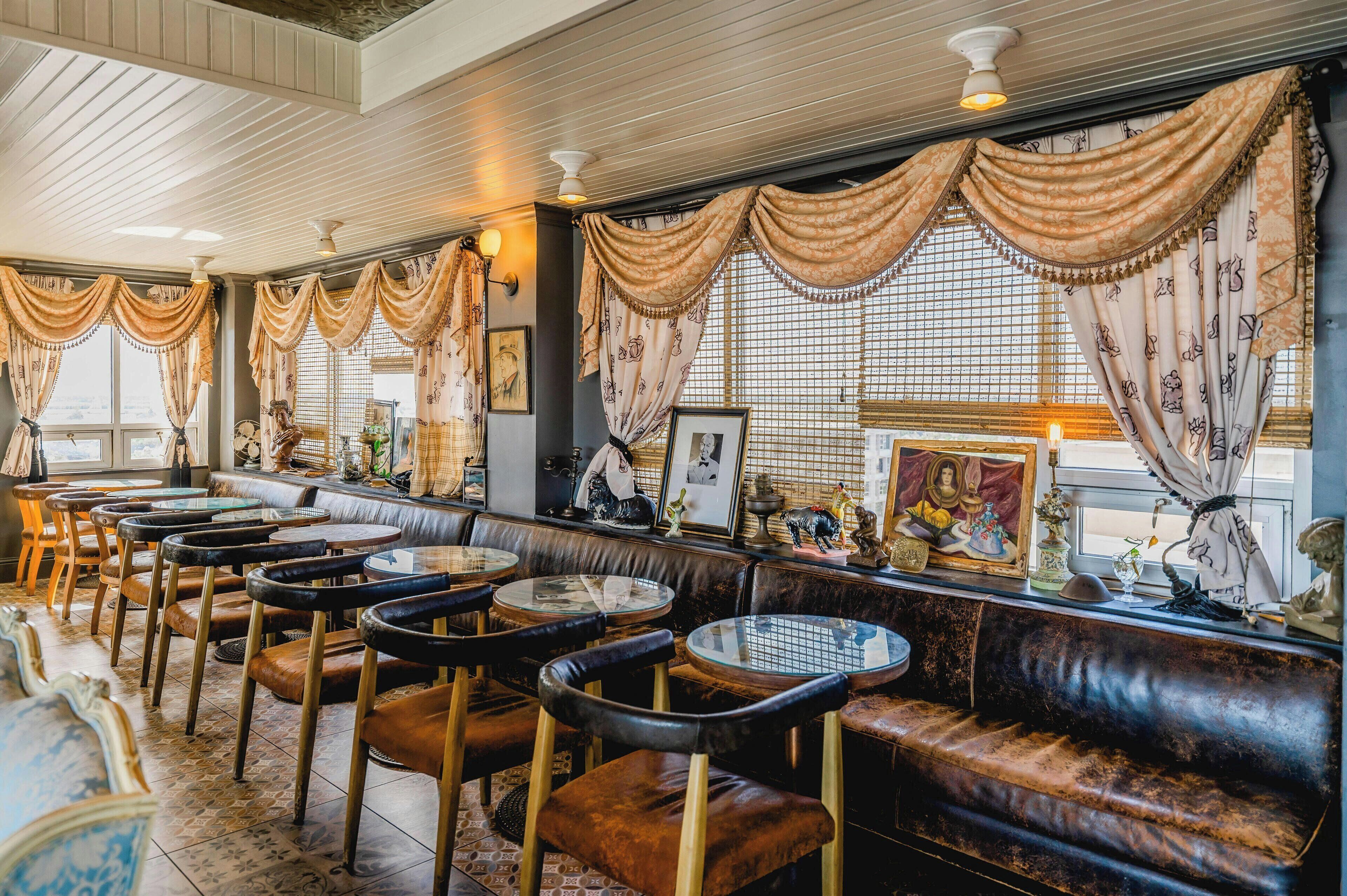 2 restaurants; breakfast, lunch, dinner, and brunch served